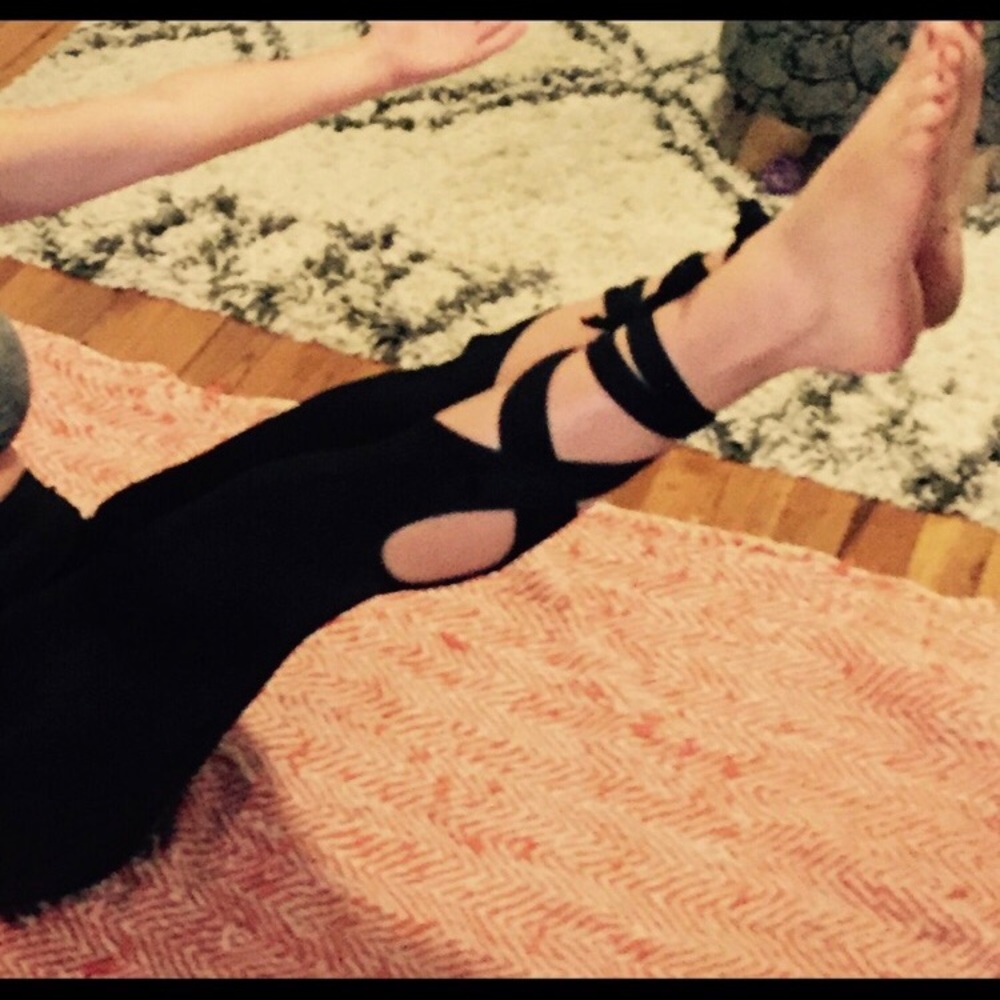 Tie-up yoga pants!